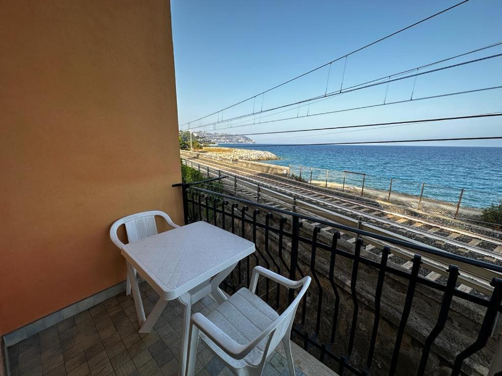 Ferienwohnung La Via Sul Mare Bordighera Exterior foto