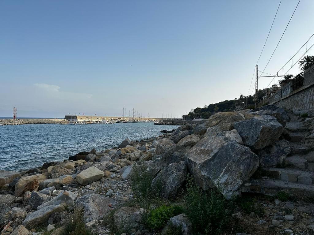 Ferienwohnung La Via Sul Mare Bordighera Exterior foto
