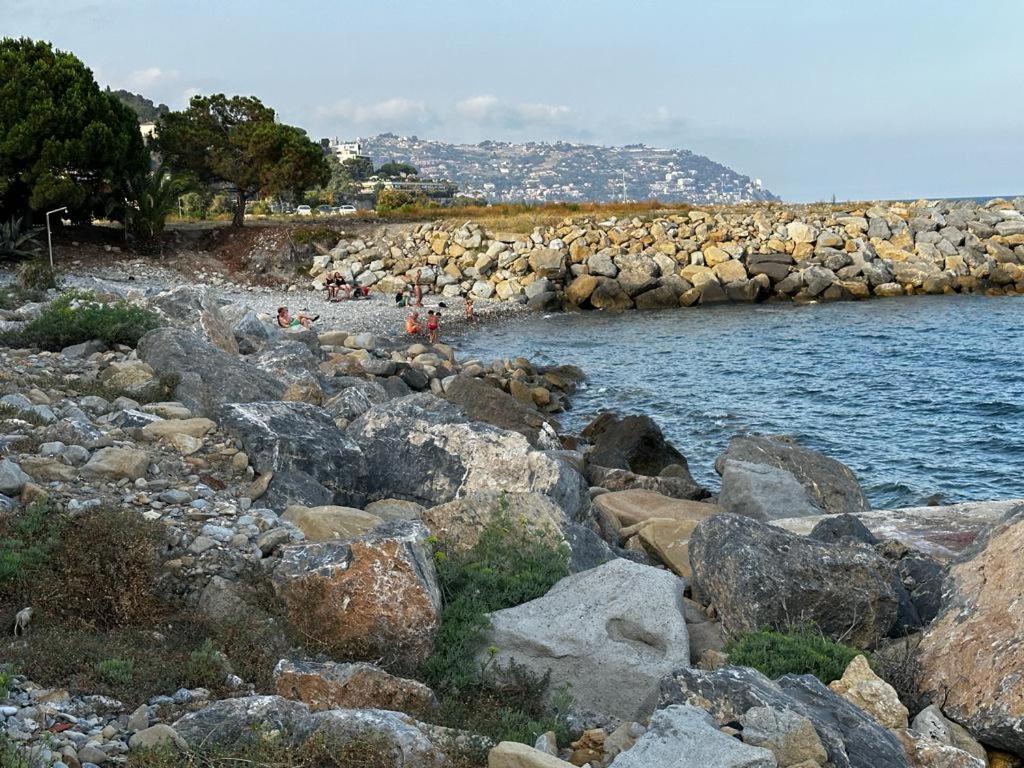 Ferienwohnung La Via Sul Mare Bordighera Exterior foto
