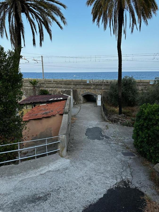 Ferienwohnung La Via Sul Mare Bordighera Exterior foto